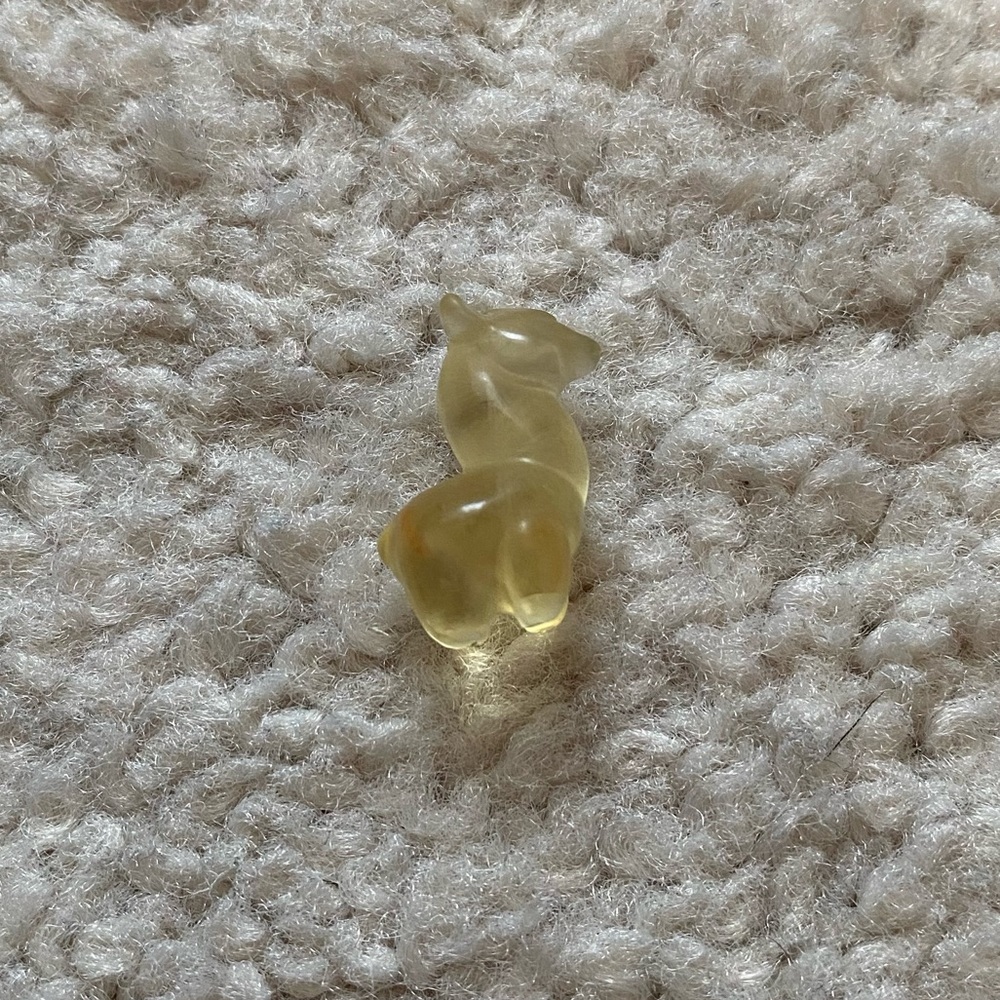 Mini yellow flourite llama
